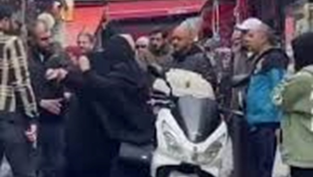 Fatih’te tartıştığı çarşaflı kadını yerde sürükleyen şüpheliye 3 yıla kadar hapis talebi Fatih’te tartıştığı çarşaflı kadını yerde sürükleyen şüpheliye 3 yıla kadar hapis talebi