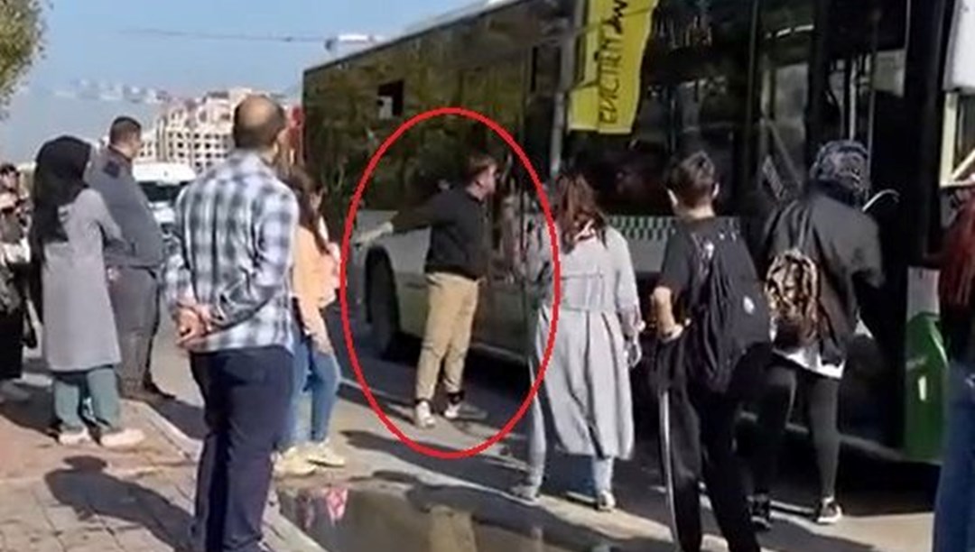 "Psikolojim bozuldu" deyip yolcuları indirdi