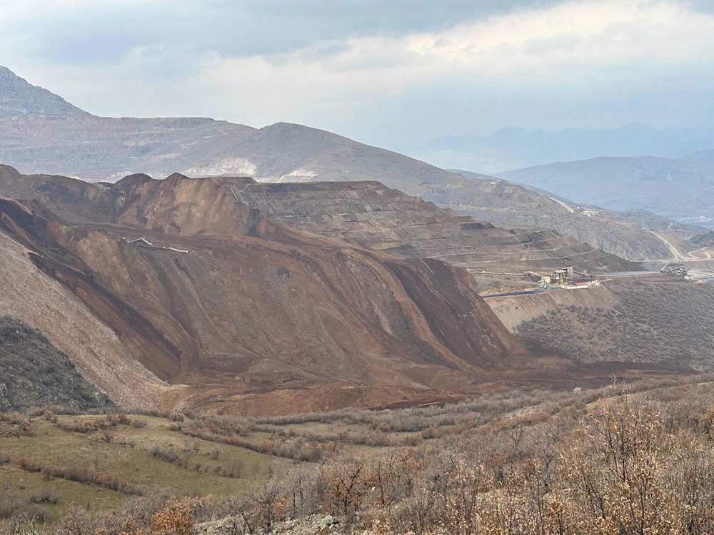 Erzincan İliç’te altın madeni faciası |  İşçilerden 5'i konteynerde, 3'ü araçta, 1'i kamyonda - 4