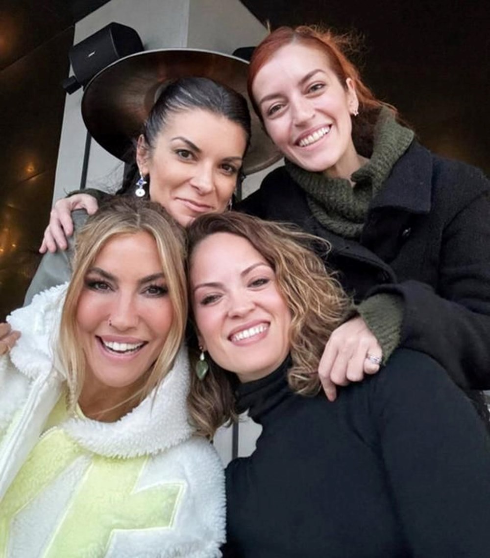 Cenk Eren'den Ajda Pekkan paylaşımı: Ben yaşlandım o hala genç (Ünlülerin çocukluk ve gençlik halleri) - 173