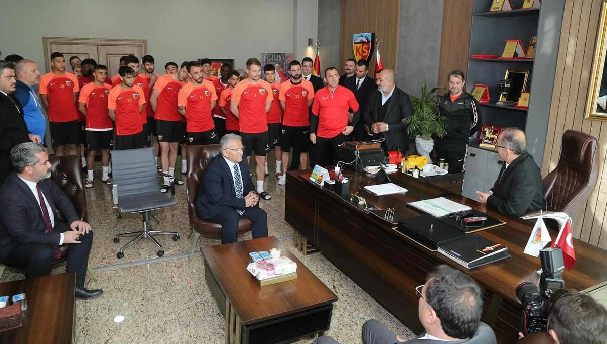 Bakan Özhaseki'den Kayserispor'a ziyaret