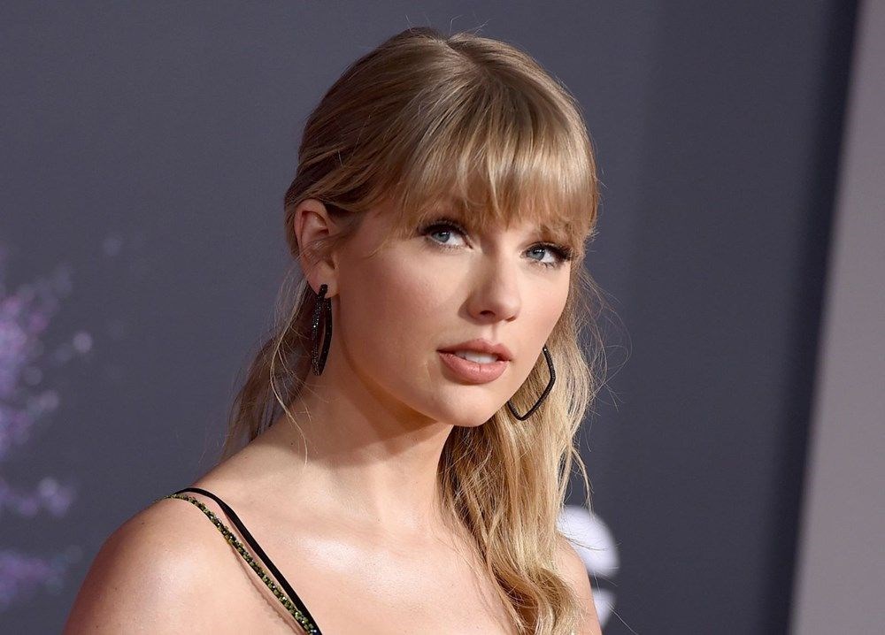 Taylor Swift, Beatles'�n liste rekorunu k�rd�