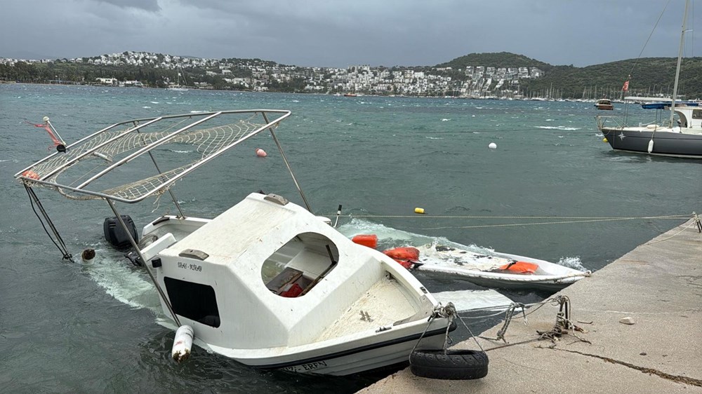 Ege Beyaza Boyandı: Fırtına Ağaçları Devirdi, Caddeleri Buz Pistine Çevirdi 79 yBsCv5PHJ0qUeWVHsW7z5w