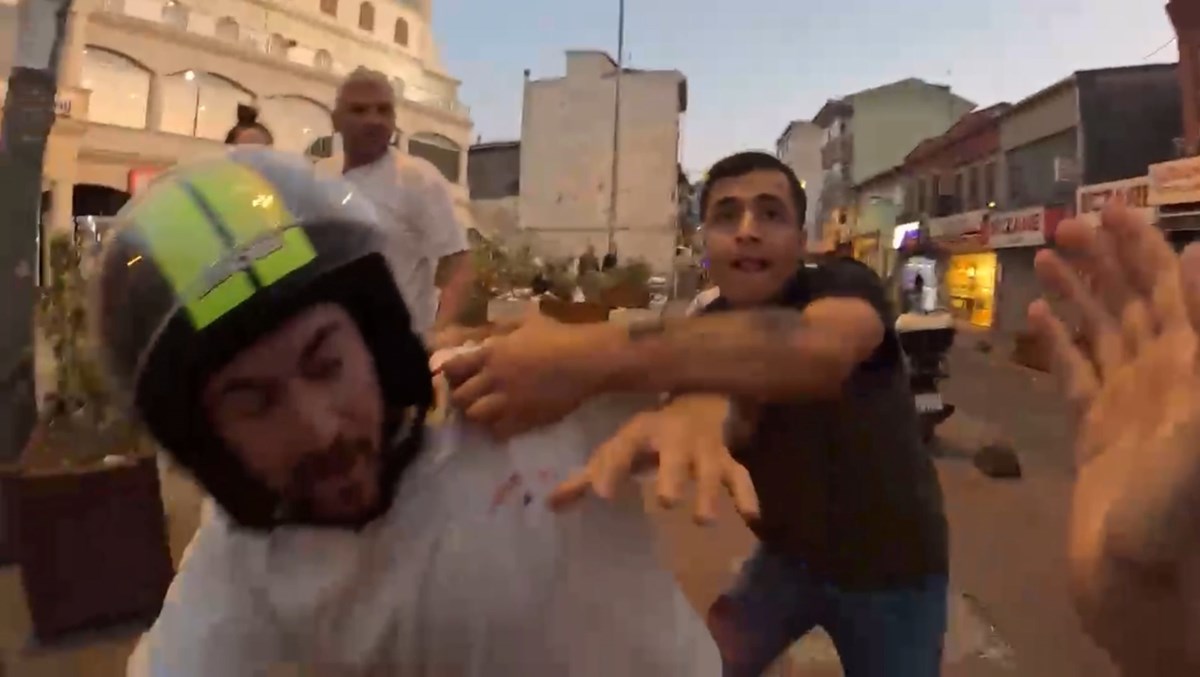 Arkadan gelen şüpheliler, İspanyol turiste ve arkadaşına saldırdı.