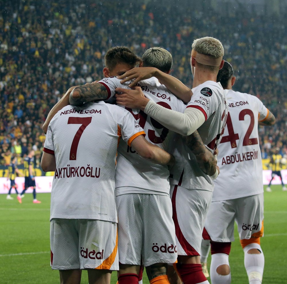 Süper Lig'de 2022-2023 sezonu şampiyonu Galatasaray - 2