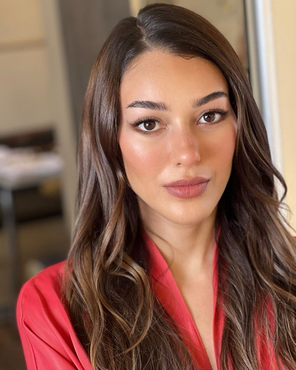 Demet Özdemir takipçilerini geçmişe götürdü (Ünlülerin çocukluk ve gençlik halleri) 125 yCsLtYIeY0iqDMNKr9jm7A