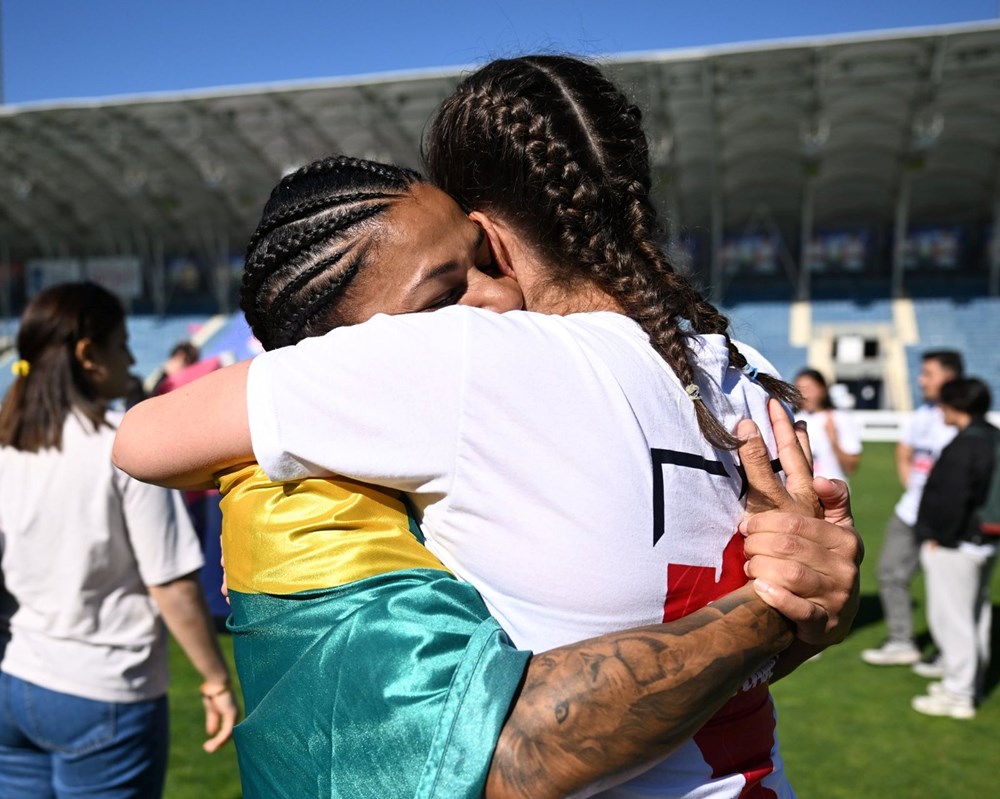 Kadınlar Süper Ligi'nde şampiyon olan ABB Fomget'ten Fenerbahçe'ye gönderme - 2
