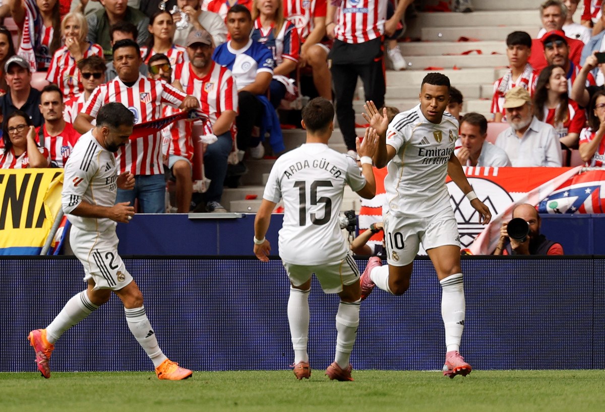 Kylian Mbappe, attığı golün sevincini Arda Güler ile kutladı.