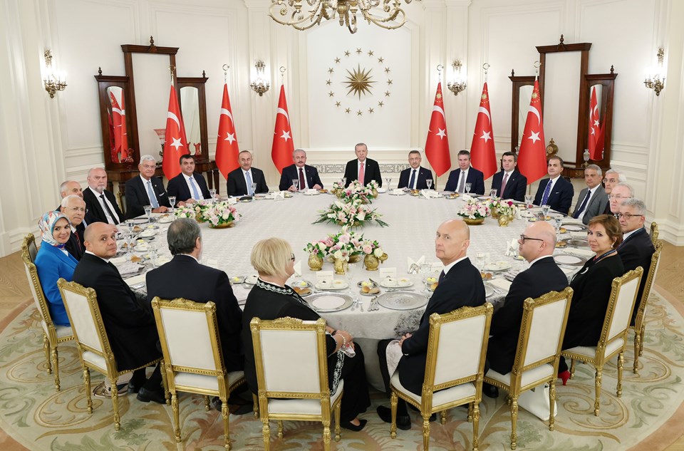 Cumhurbaşkanı Erdoğan, büyükelçilerle öğle yemeğinde bir araya geldi.