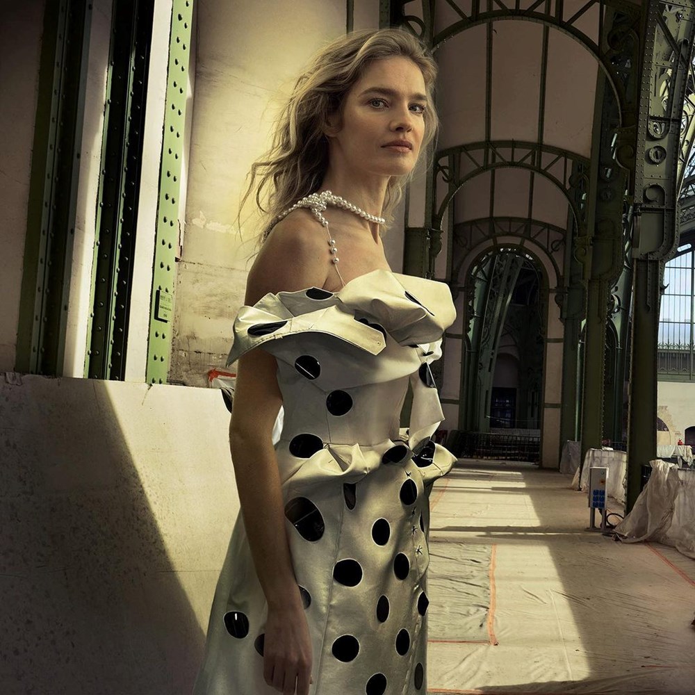 Gigi Hadid, Kendall Jenner ve daha birçok ünlü model tasarımcı Karl Lagerfeld için bir araya geldi - 10