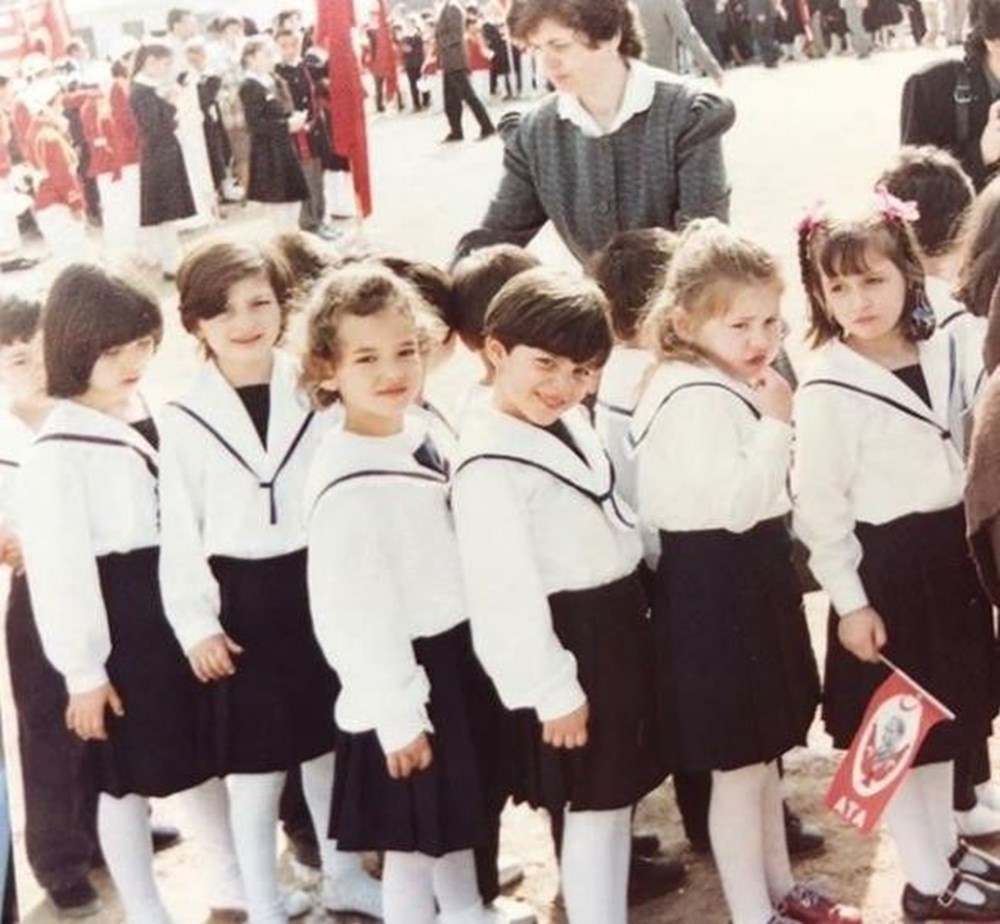 Ünlü isim geçmişe götürdü: "Oyuncu olacağını nasıl anlamadın" (Ünlülerin çocukluk ve gençlik halleri) - 393