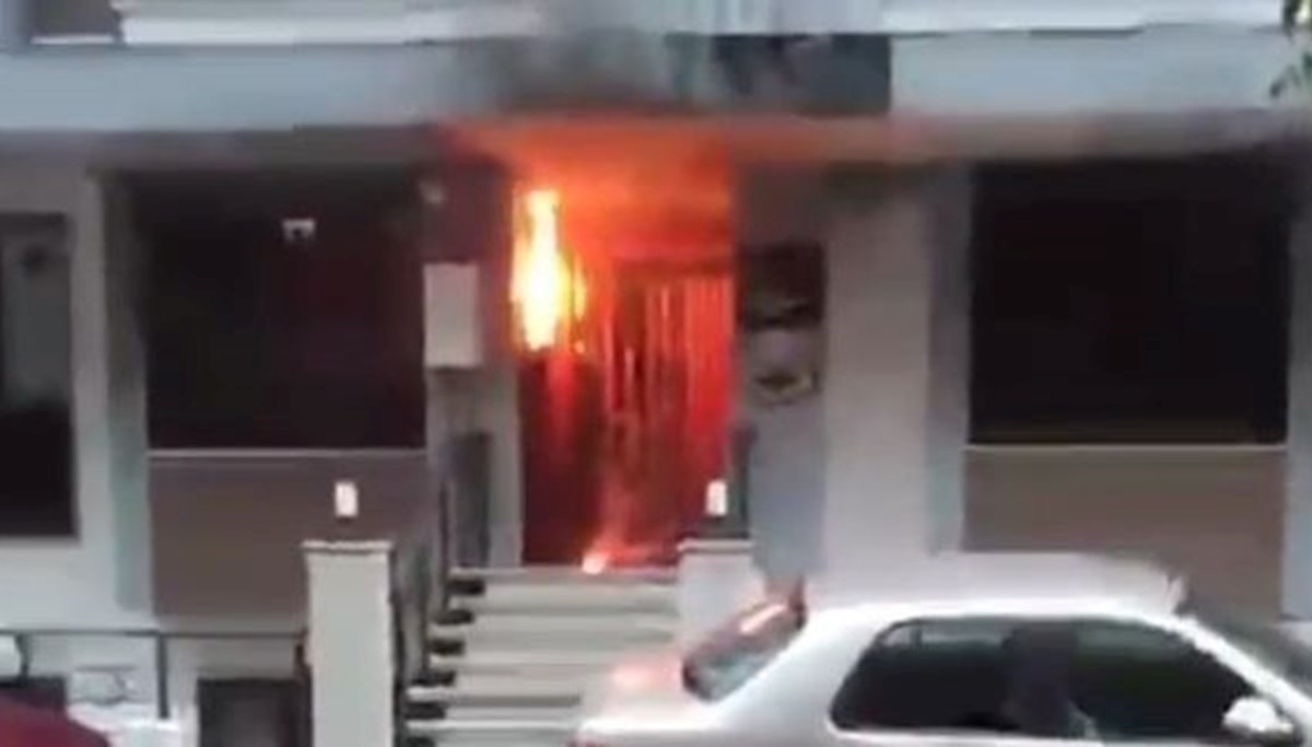 Elektrik panosunda korkutan yangın Elektrik panosunda korkutan yangın