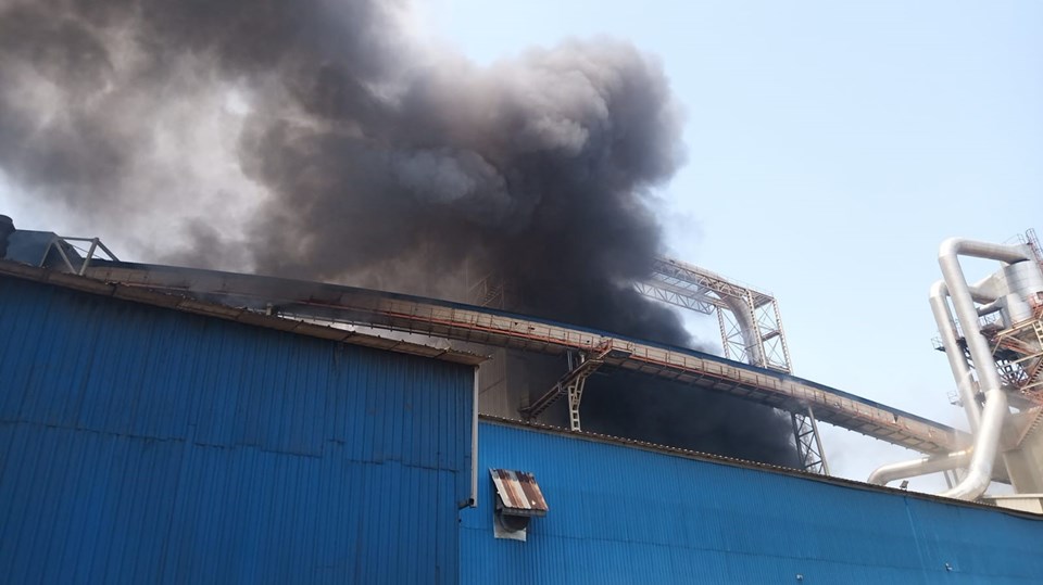 Bursa'da fabrikada patlama sonrası yangın: 2 ölü - 2