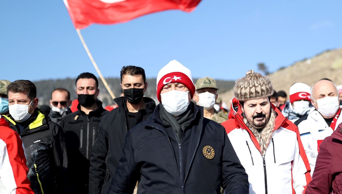 Hulusi Akar: 12 terörist etkisiz hale getirildi, bu sayı artacak