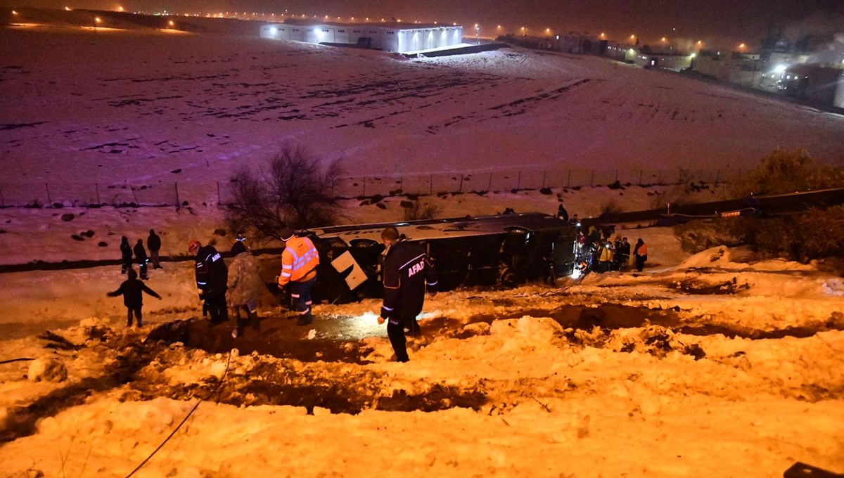 Gaziantep'te yolcu otobüsü şarampole uçtu: 28 yaralı
