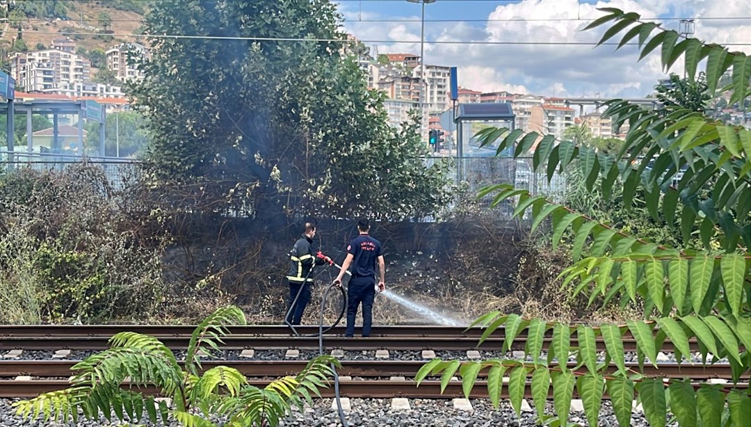 Hızlı tren rayında yangın