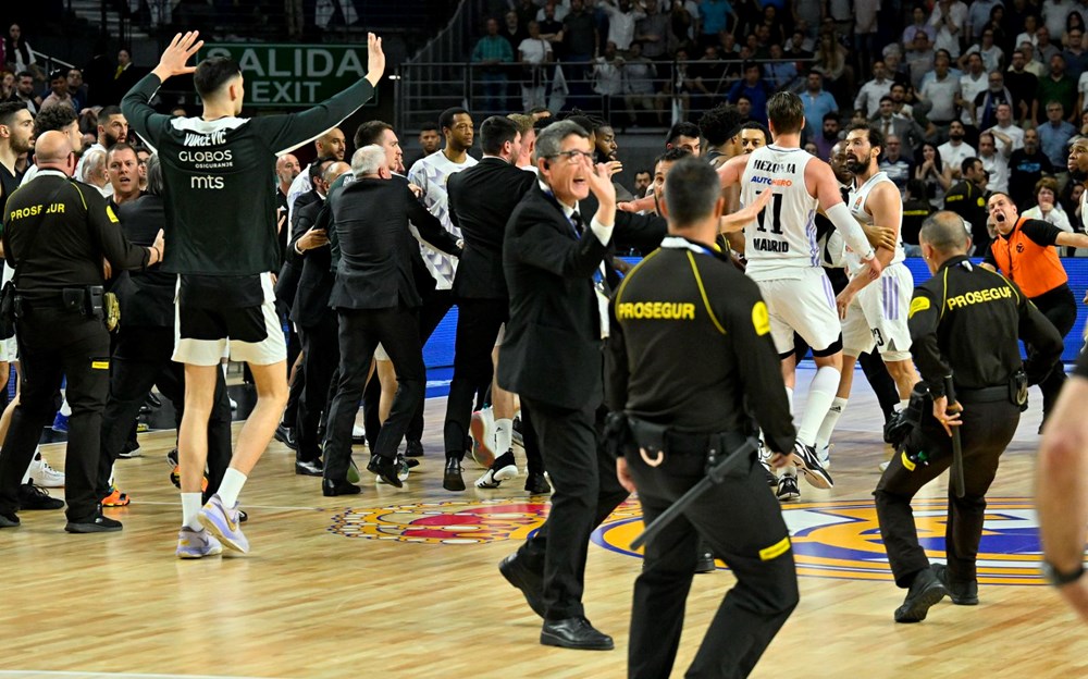 Madrid'de olaylı gece: Real Madrid-Partizan maçında yumruk yumruğa kavga - 10