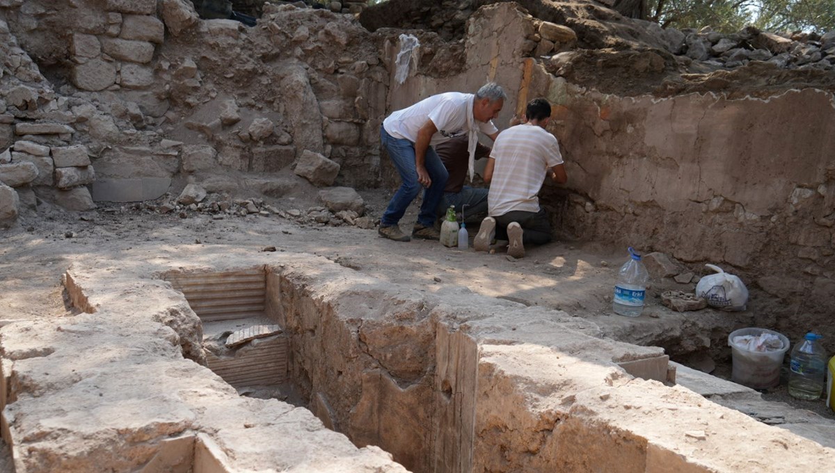 Balıkesir'deki kazılarda bin 600 yıllık vaftizhane ortaya çıkarıldı
