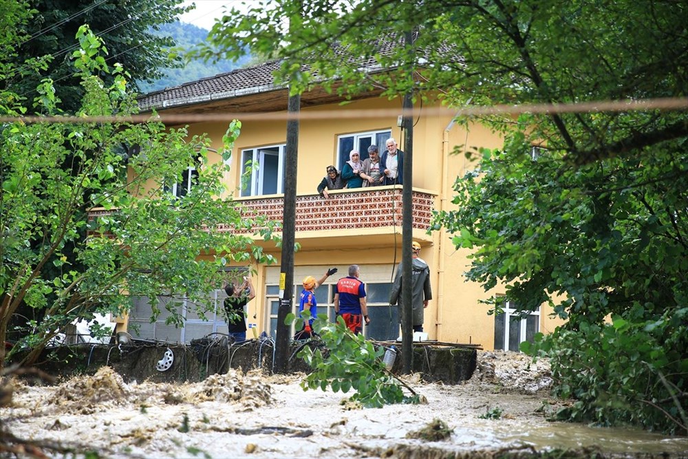 Bartın'da sel ve heyelanın etkili olduğu bölge havadan görüntülendi - 10
