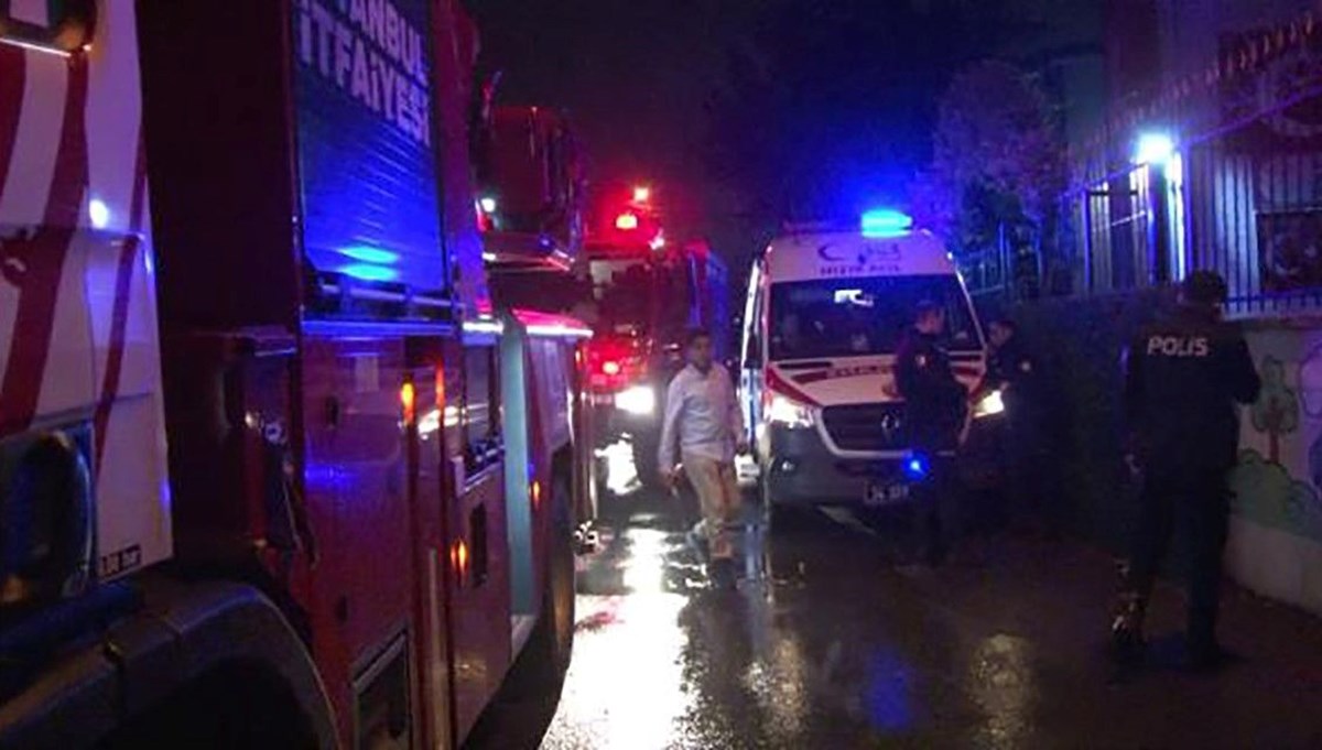 Ataşehir'de 4 katlı binada yangın: 2 yaralı Ataşehir'de 4 katlı binada yangın: 2 yaralı