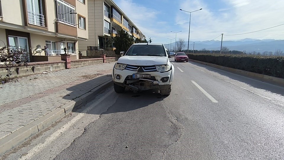 Bursa’da direksiyon sınavı sırasında kaza: 4 yaralı - 1