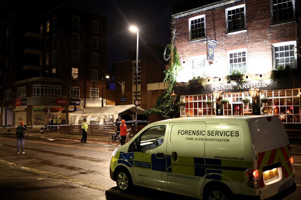 Londra'da silahlı saldırı: 2'si çocuk 5 yaralı - 5