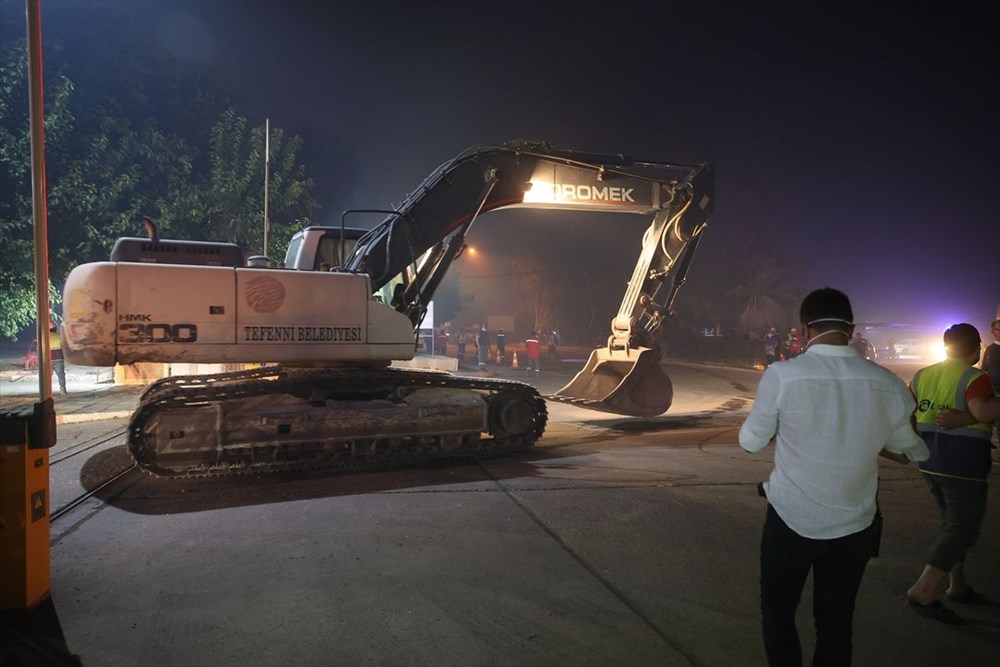 Milas'ta yangın bölgesindeki vatandaşlar tahliye ediliyor - 8