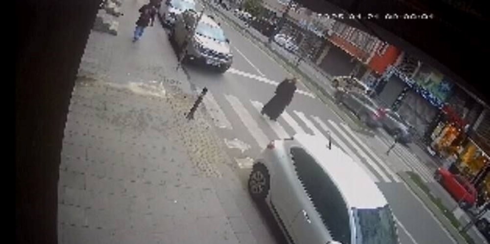 İETT otobüsünün yaya kaldırımında çarptığı kadın hayatını kaybetti - 1