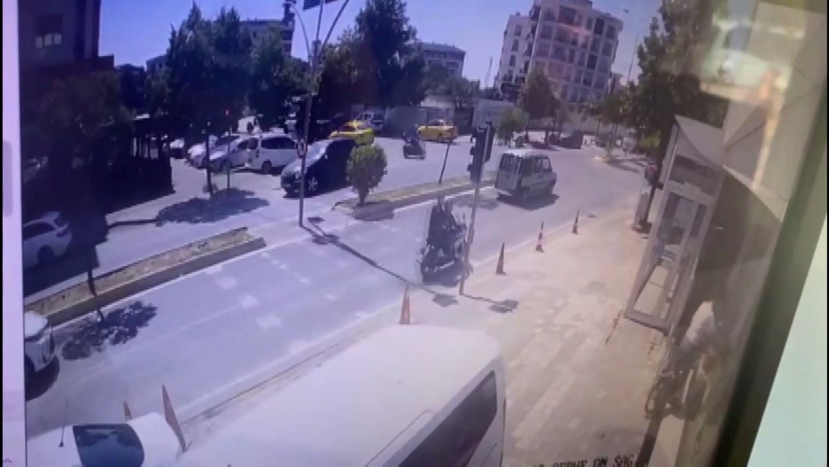 Şüphelilerin olay yerine geldiği anlar