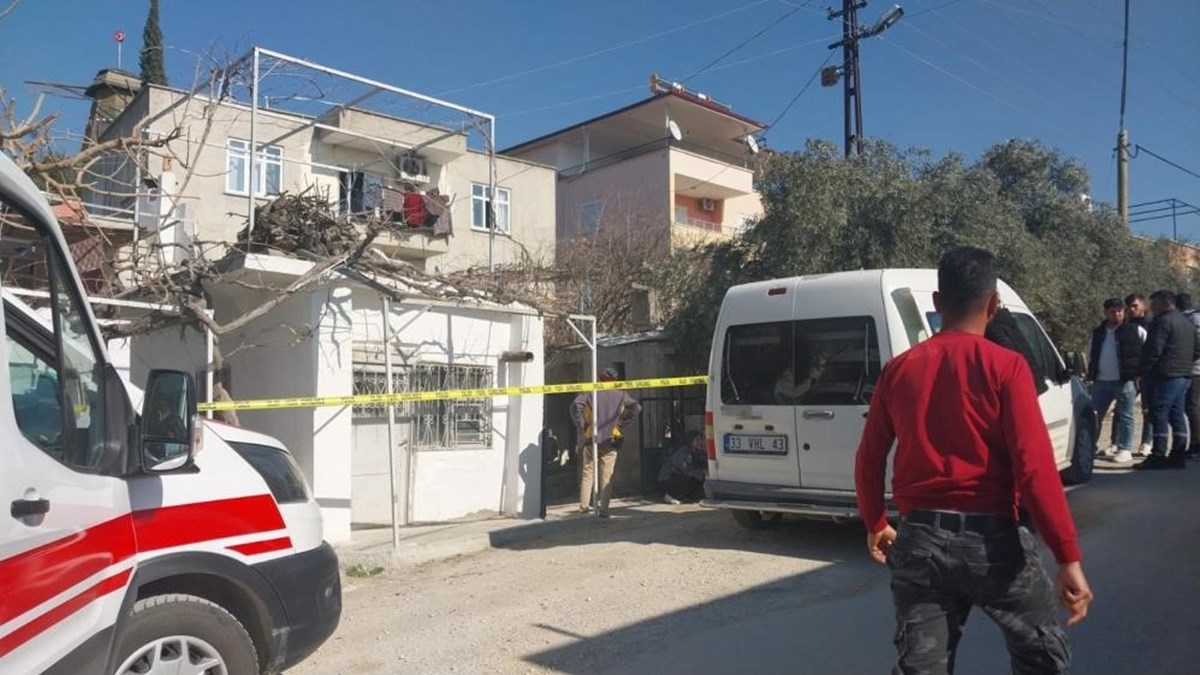 Çiftin cenazeleri, Mut Devlet Hastanesi morguna kaldırıldı. Çiftin cenazeleri, Mut Devlet Hastanesi morguna kaldırıldı.