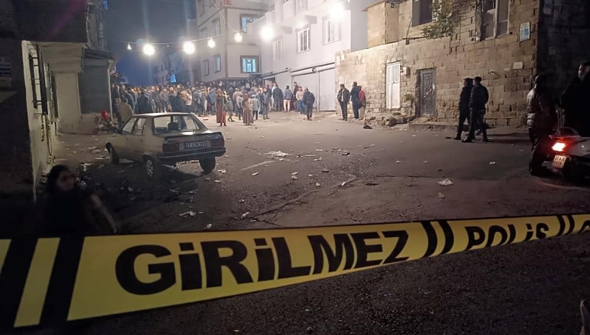 Gaziantep'te düğüne baskın | Gelinin eski eşi ve yakınları dehşet saçtı: 1 ölü, 4 yaralı Gaziantep'te düğüne baskın | Gelinin eski eşi ve yakınları dehşet saçtı: 1 ölü, 4 yaralı