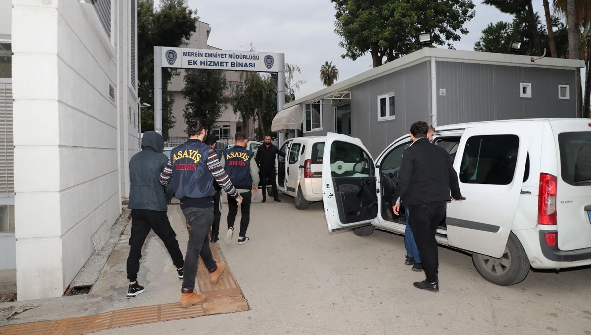 Mersin'de telefon dolandırıcılığına 4 tutuklama Mersin'de telefon dolandırıcılığına 4 tutuklama