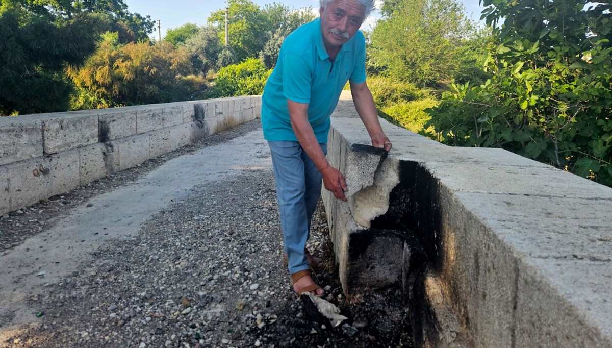 Tarihi köprünün taşları, mangal ateşiyle zarar gördü: ''Bunun geri dönüşü çok zor''