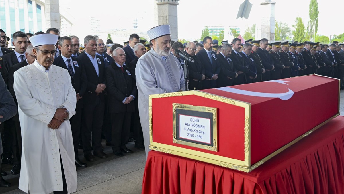 Yıldırım düşmesi sonucu şehit olan askere veda