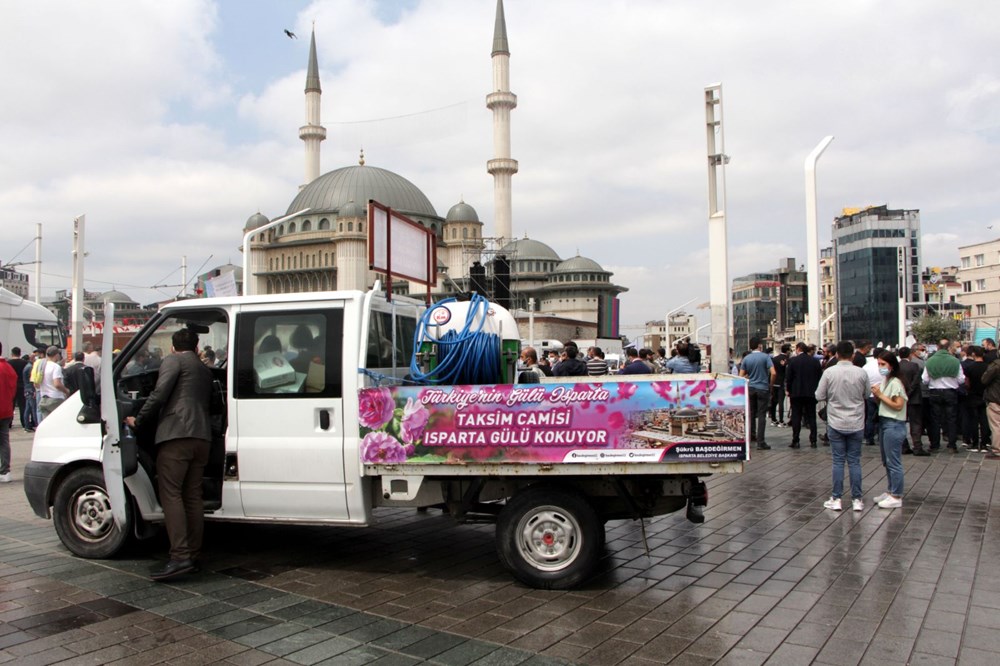 Taksim Camii ibadete açıldı - 7