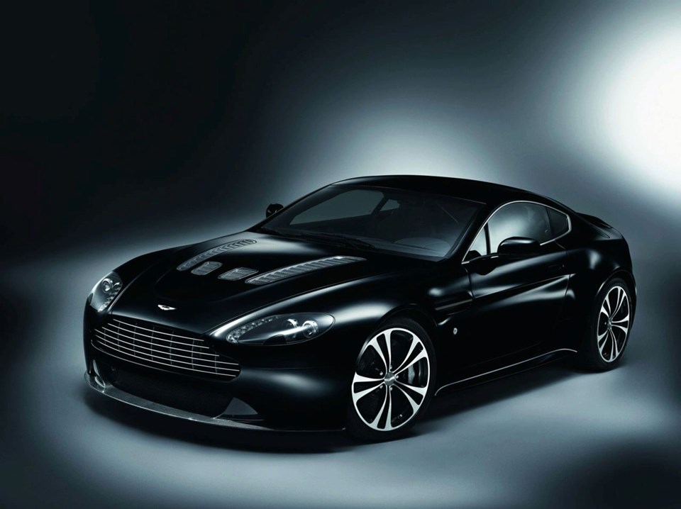 Standart Aston Martin'i sıradan bulanlara - 1