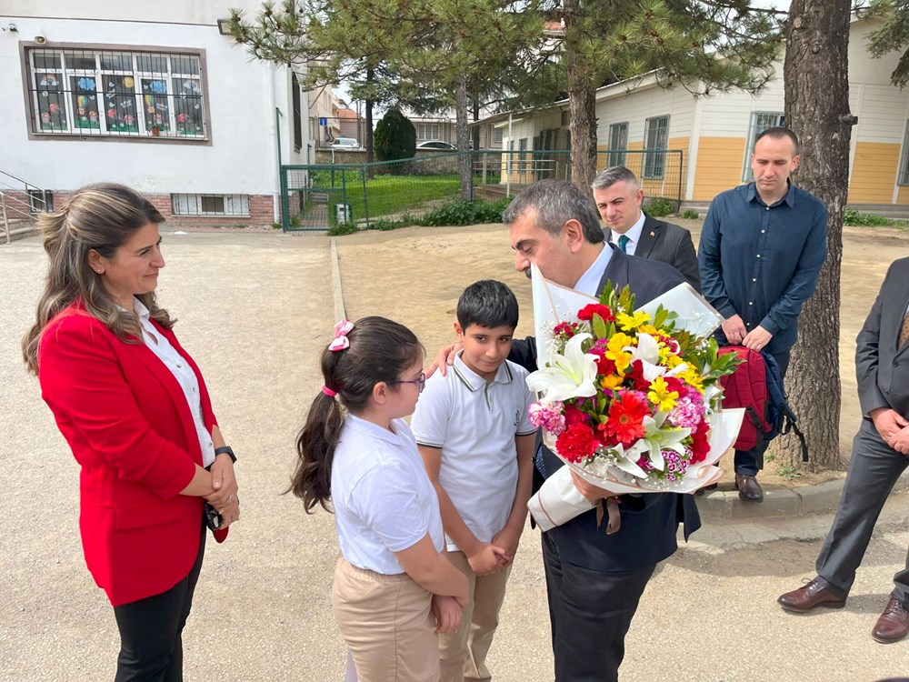 Sınıf başkanı sözünü tuttu! Bakan Tekin'den okula ziyaret - 2