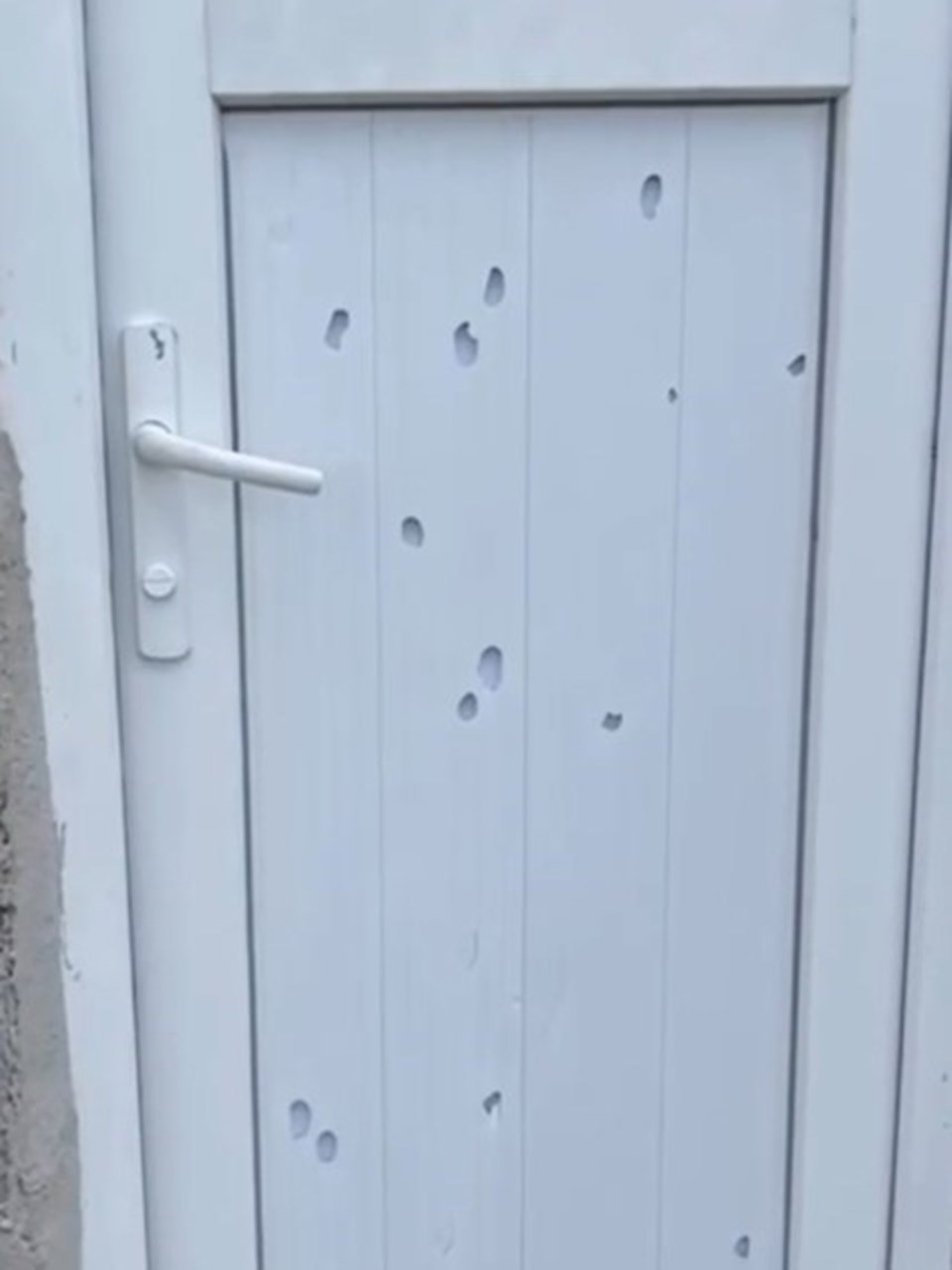 Diyarbakır'ı "dolu" vurdu: Evin kapısı delindi - 1