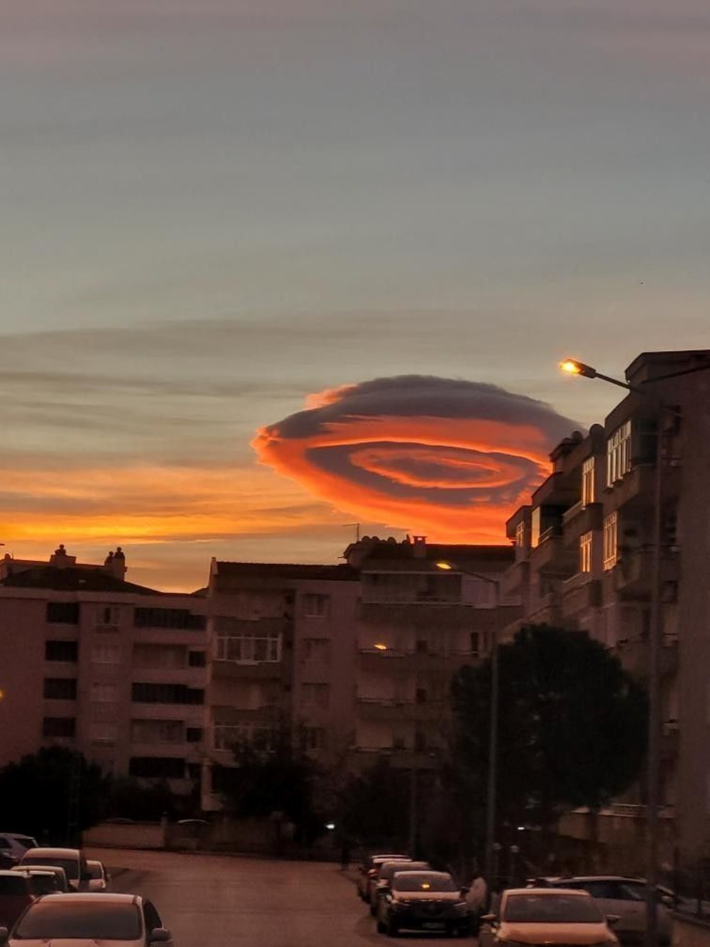 Bursa'da gökyüzünde ilginç görüntü (Mercek bulut nedir?) - 19