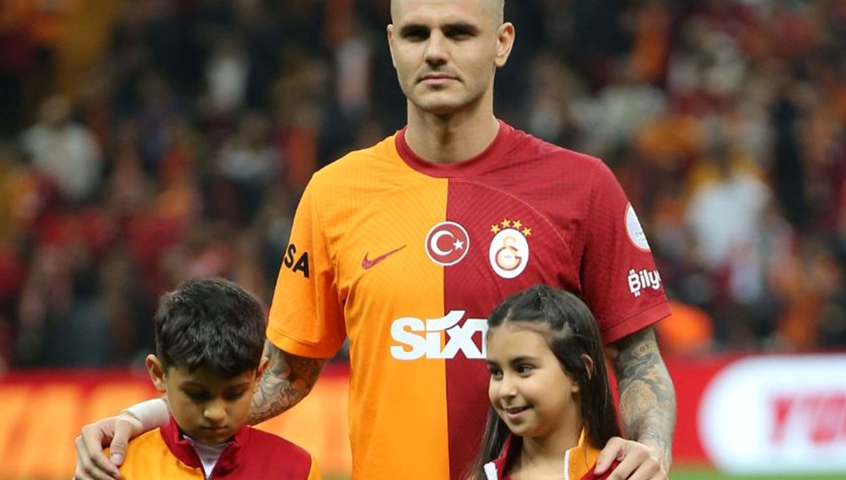 Semih Ege, Icardi ile seremoniye çıktı