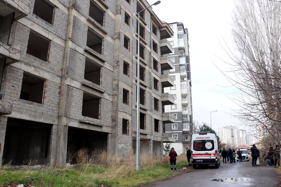 13 yaşındaki çocuk, 12 yaşındaki arkadaşını öldürdü - 1