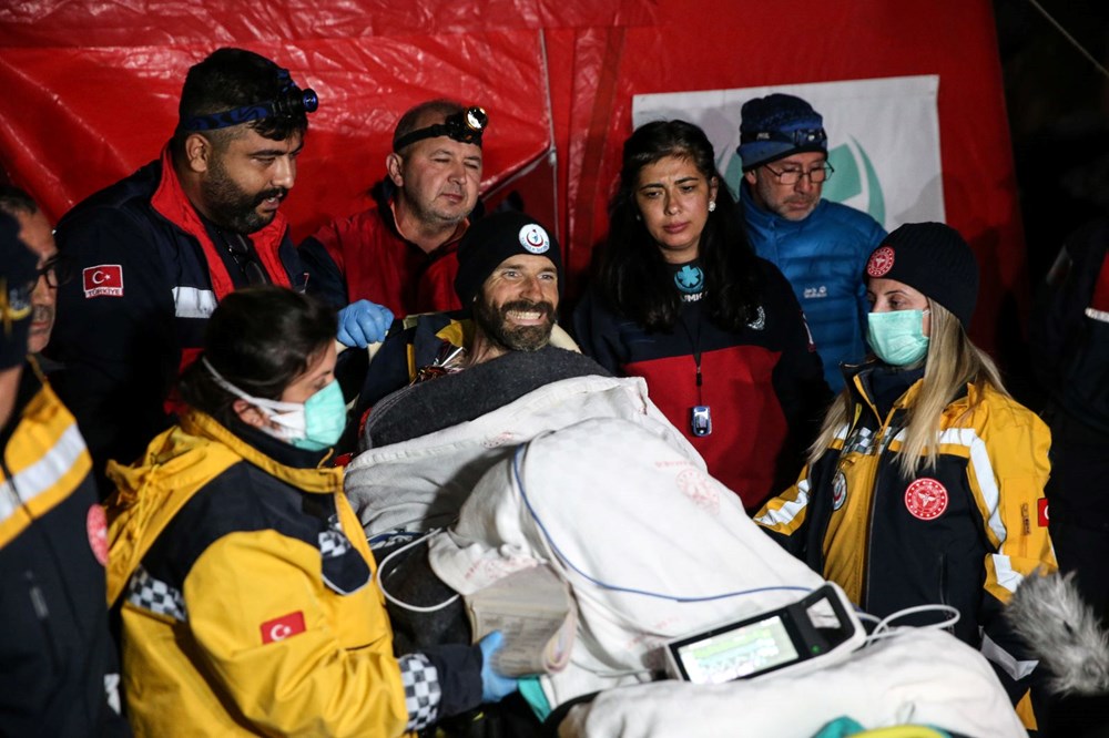 ABD'li dağcı rahatsızlanarak mahsur kaldığı mağaradan 9. günde kurtarıldı - 8