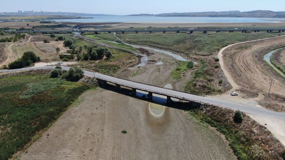 Büyükçekmece Gölü'nde sular çekildi - 3