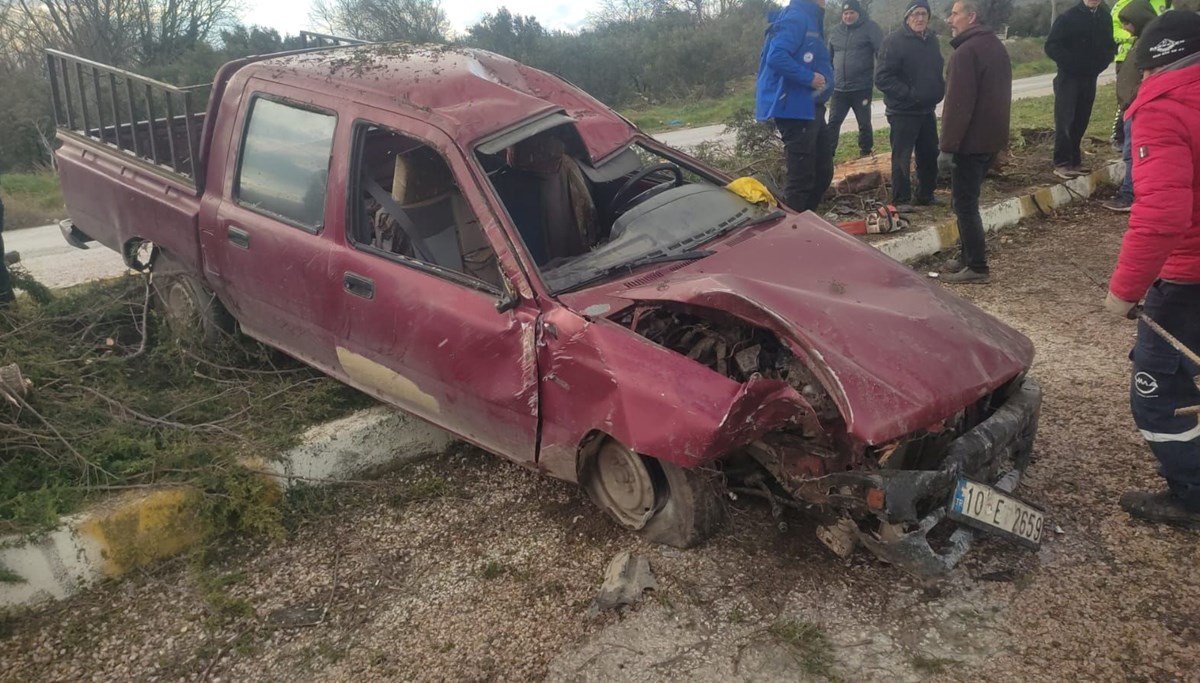 Çaldığı kamyonetle kaza yapıp, başka bir aracı daha çalıp kaçtı Çaldığı kamyonetle kaza yapıp, başka bir aracı daha çalıp kaçtı