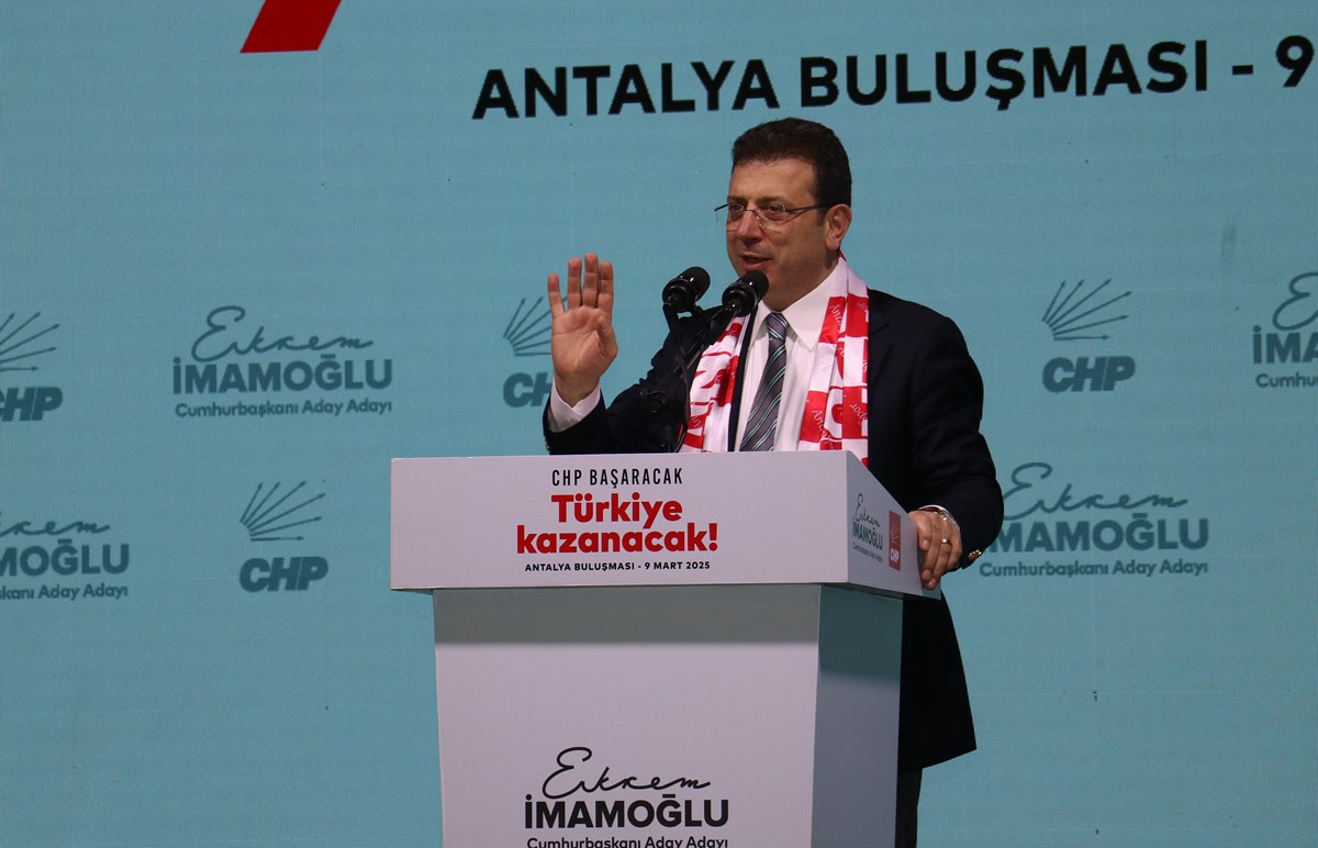 Cumhurbaşkanlığı aday adaylığını açıklayan İmamoğlu, hafta sonu partililere seslenmişti