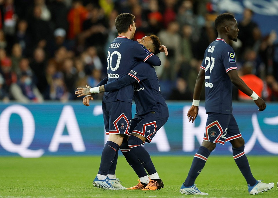 Fransa'da şampiyon Paris Saint Germain - 1