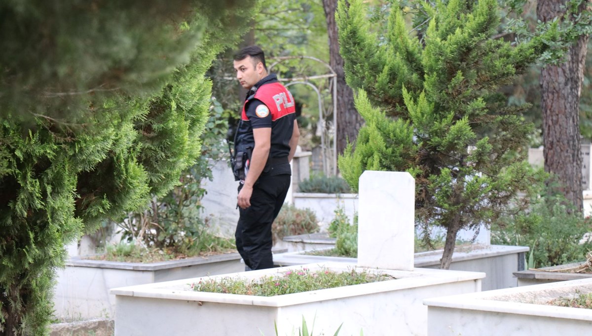 Mezarlıkta polisleri harekete geçiren bebek ağlama sesi Mezarlıkta polisleri harekete geçiren bebek ağlama sesi