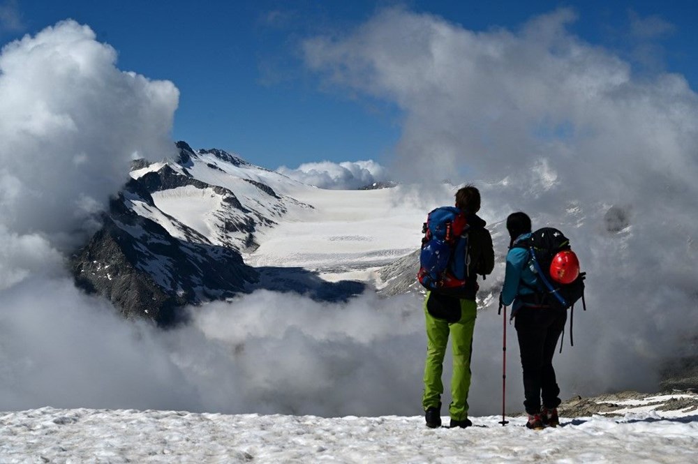 Alpler'de kar pembeleşmeye başladı - 10