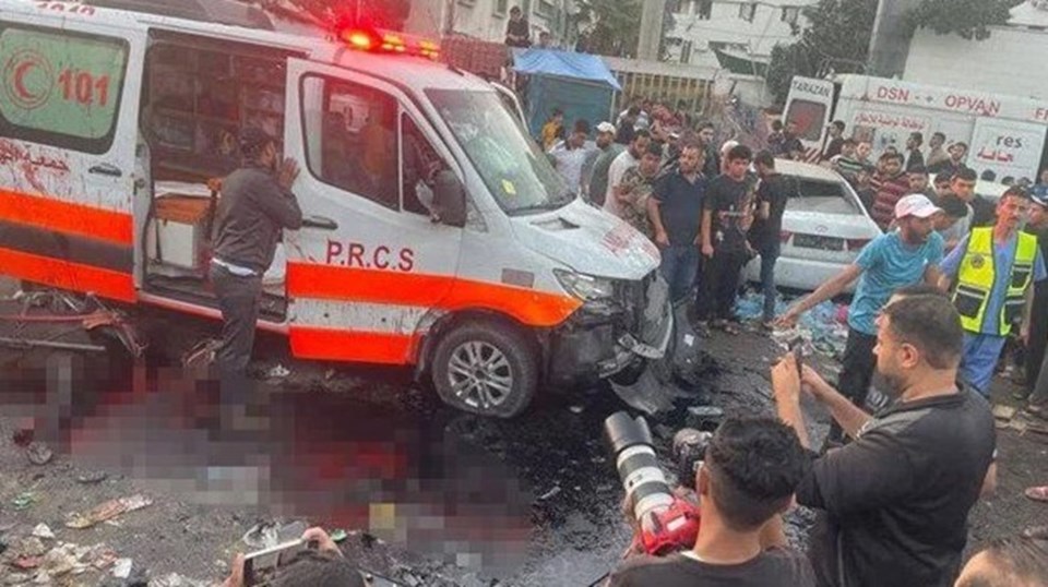 İsrail, Gazze'de ambulans konvoyunun ardından okulu vurdu: Ölü ve yaralılar var - 1