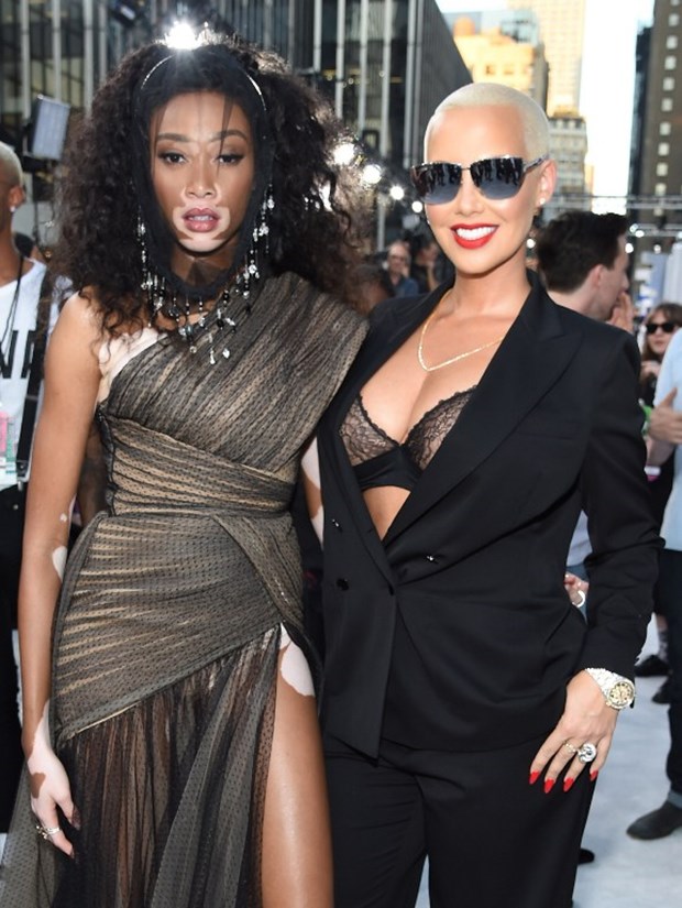 Chantelle Winnie ve Amber Rose